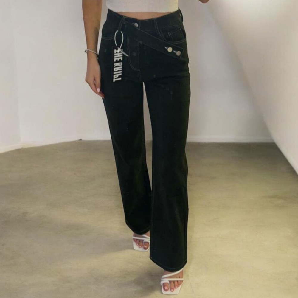 The Kript Women's Straight-Leg Jeans with Contrast Stitching